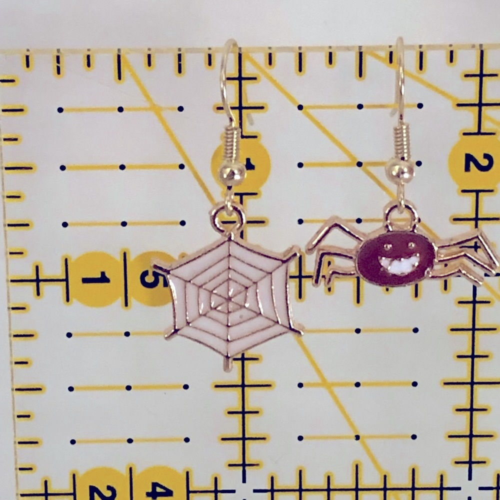 Mismatched Halloween Spider and Web Earrings - Picture 2 of 4